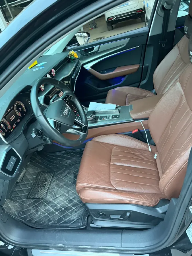 2021 Audi A6L 2.0T 190HP L4 7DCT,autocango,china used car exporter,china ev exporter,chinese used car exporter,chinese used ev exporter