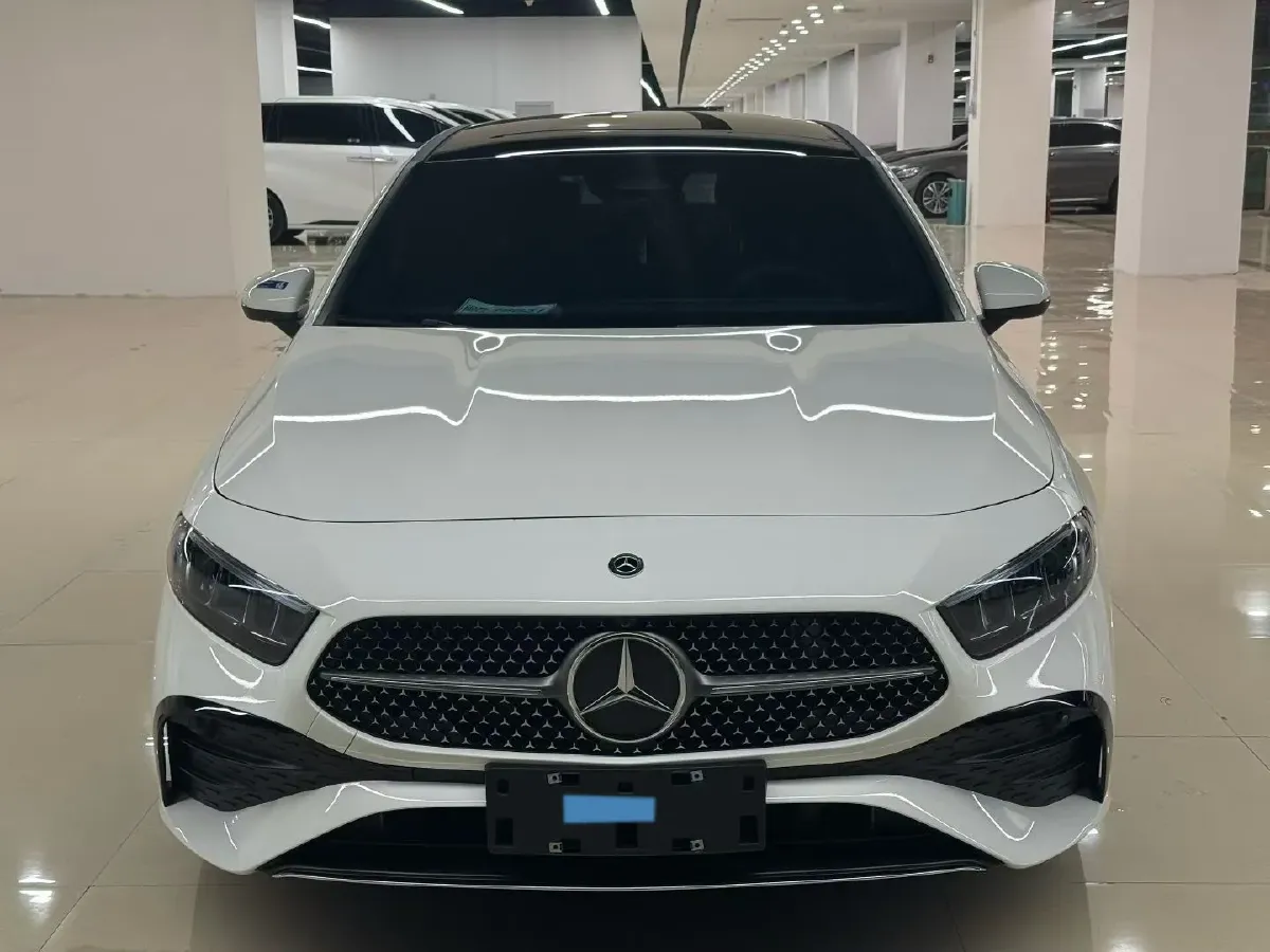 2024 Mercedes-Benz A Class 1.3T 163HP L4 7DCT,autocango,china used car exporter,china ev exporter,chinese used car exporter,chinese used ev exporter
