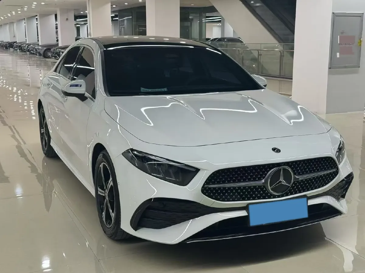 2024 Mercedes-Benz A Class 1.3T 163HP L4 7DCT,autocango,china used car exporter,china ev exporter,chinese used car exporter,chinese used ev exporter