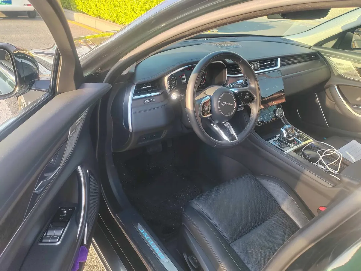 2022 Jaguar XFL 2.0T 250HP L4 8AT,autocango,china used car exporter,china ev exporter,chinese used car exporter,chinese used ev exporter