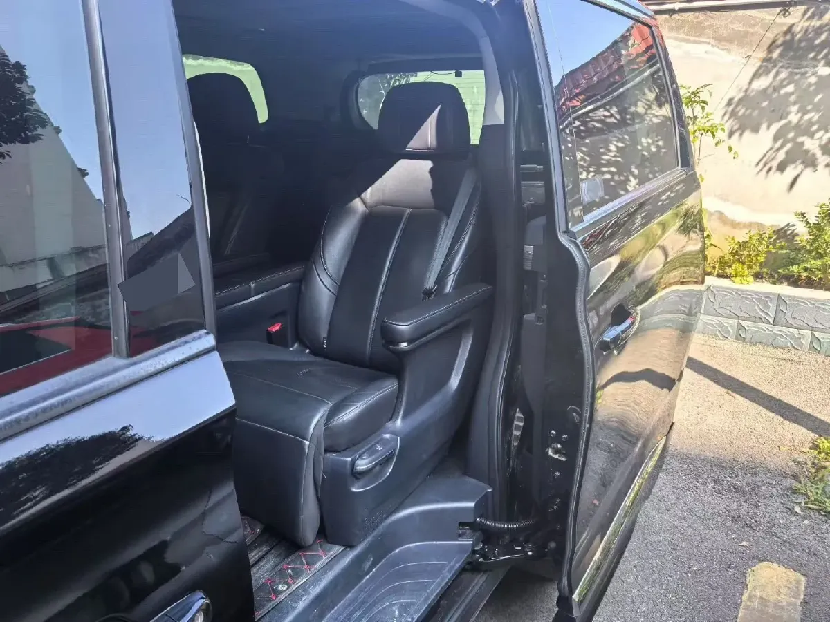 2021 GAC Trumpchi M8 2.0T 252HP L4 8AT,autocango,china used car exporter,china ev exporter,chinese used car exporter,chinese used ev exporter