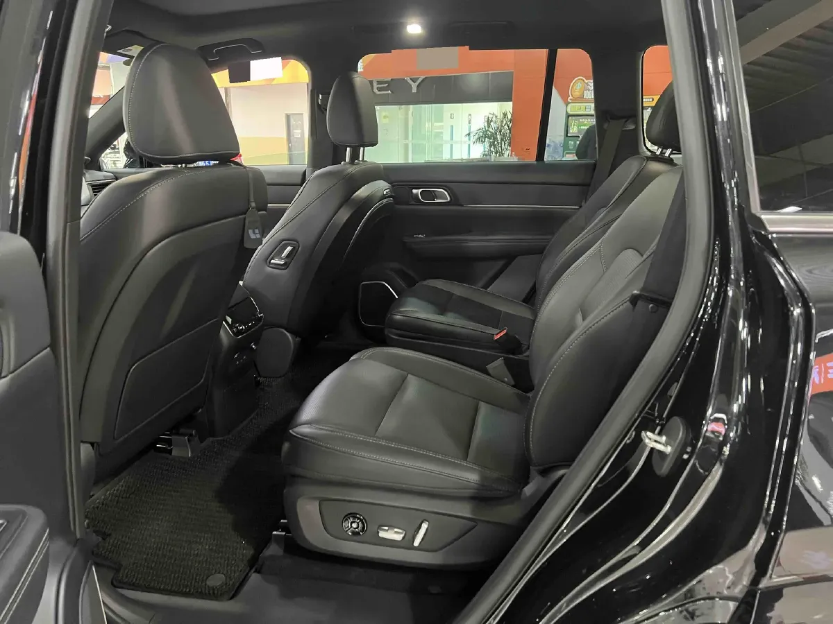 2021 Li ONE Range Extended 131HP REEV 40.5KWH,autocango,china used car exporter,china ev exporter,chinese used car exporter,chinese used ev exporter