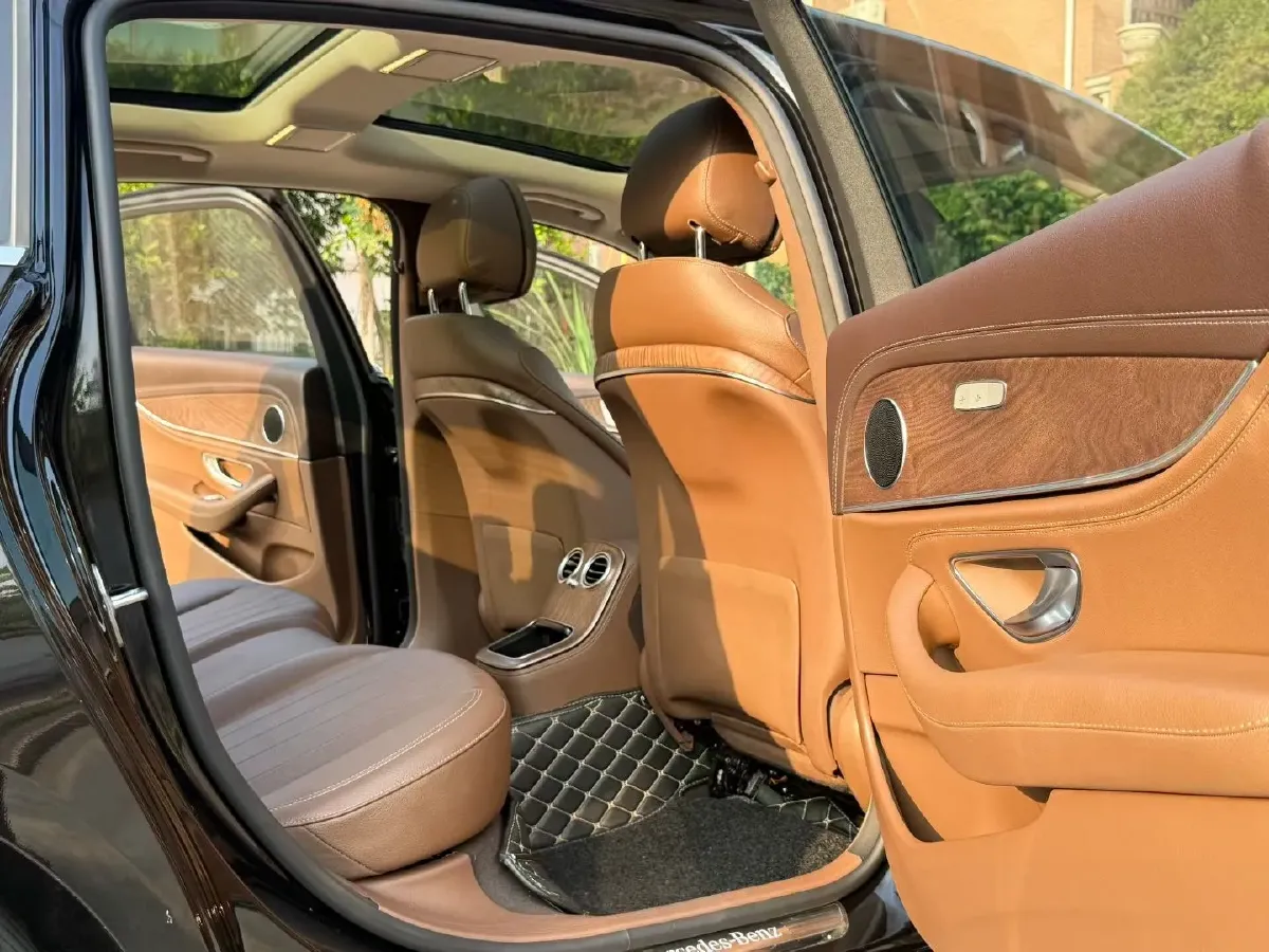 2022 Mercedes-Benz GLC Class 2.0T 258HP L4 9AT,autocango,china used car exporter,china ev exporter,chinese used car exporter,chinese used ev exporter