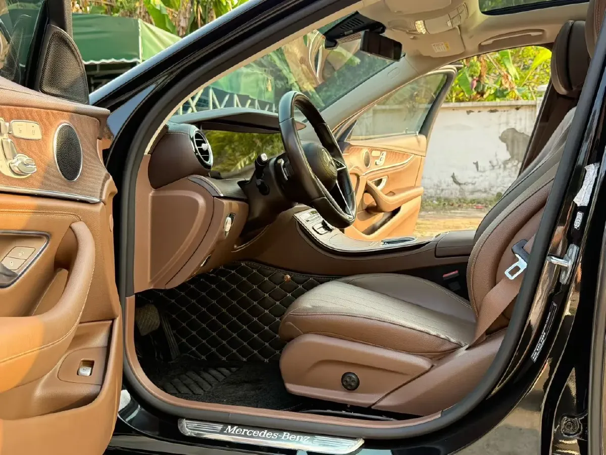 2022 Mercedes-Benz GLC Class 2.0T 258HP L4 9AT,autocango,china used car exporter,china ev exporter,chinese used car exporter,chinese used ev exporter