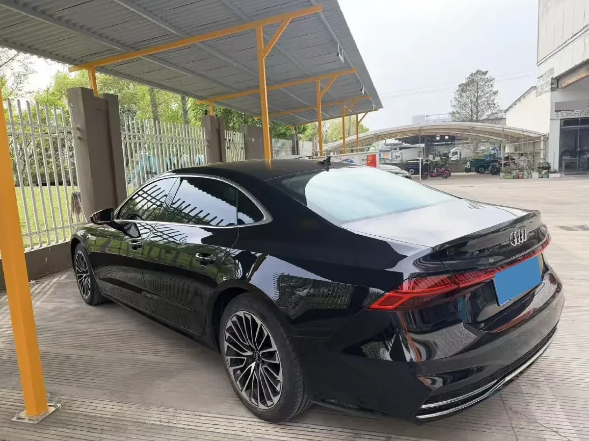 2024 Audi A7L 2.0T 245HP L4 7DCT,autocango,china used car exporter,china ev exporter,chinese used car exporter,chinese used ev exporter