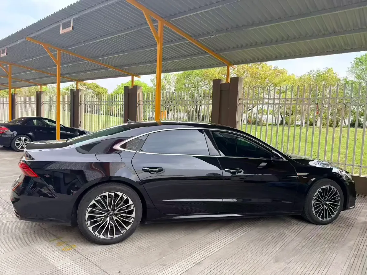 2024 Audi A7L 2.0T 245HP L4 7DCT,autocango,china used car exporter,china ev exporter,chinese used car exporter,chinese used ev exporter
