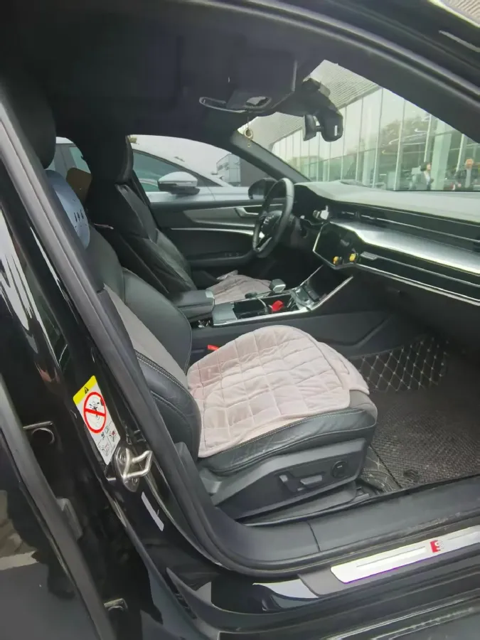 2020 Audi A6L 2.0T 190HP L4 7DCT,autocango,china used car exporter,china ev exporter,chinese used car exporter,chinese used ev exporter