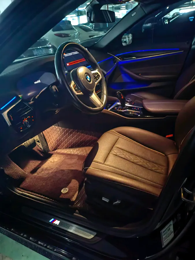 2022 BMW 5 Series 2.0T 252HP L4 8AT,autocango,china used car exporter,china ev exporter,chinese used car exporter,chinese used ev exporter