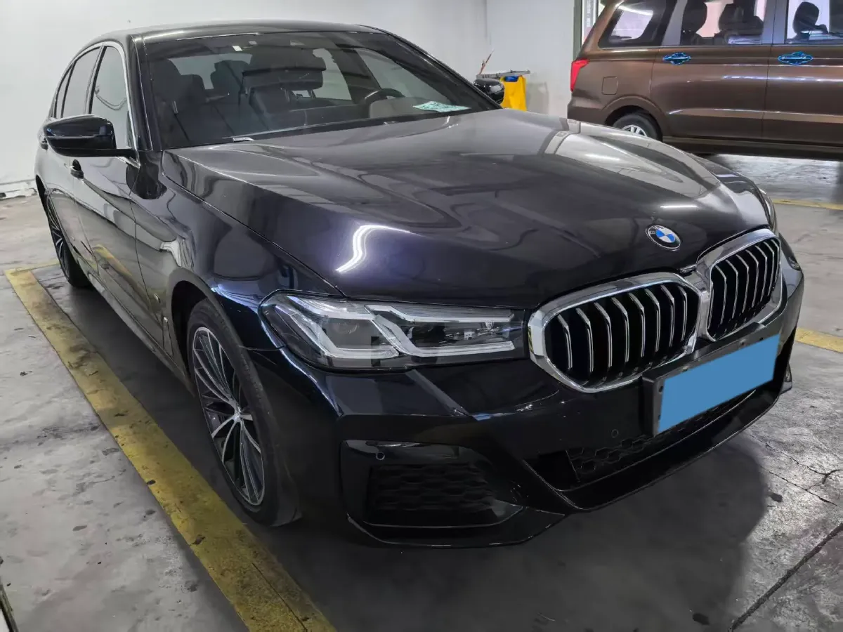 2022 BMW 5 Series 2.0T 252HP L4 8AT,autocango,china used car exporter,china ev exporter,chinese used car exporter,chinese used ev exporter