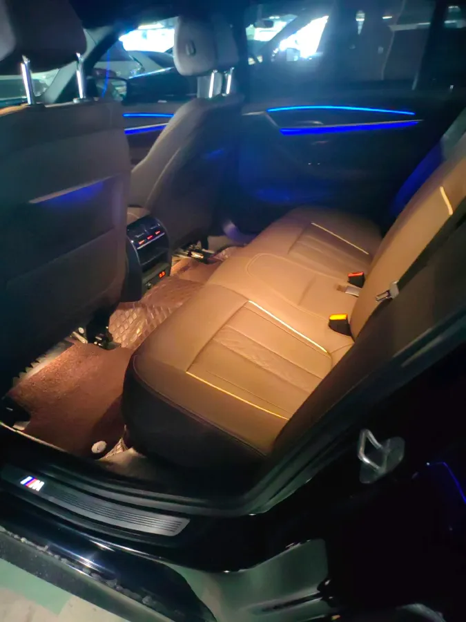 2022 BMW 5 Series 2.0T 252HP L4 8AT,autocango,china used car exporter,china ev exporter,chinese used car exporter,chinese used ev exporter