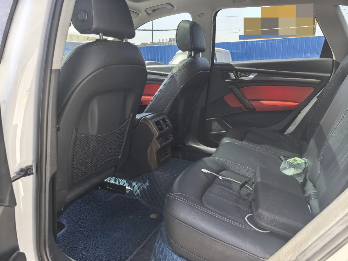 2020 Audi Q5L 2.0T 190HP L4 7DCT,autocango,china used car exporter,china ev exporter,chinese used car exporter,chinese used ev exporter