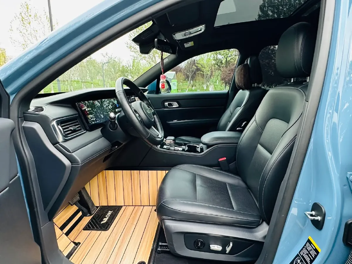 2021 Li ONE Range Extended 131HP REEV 40.5KWH,autocango,china used car exporter,china ev exporter,chinese used car exporter,chinese used ev exporter