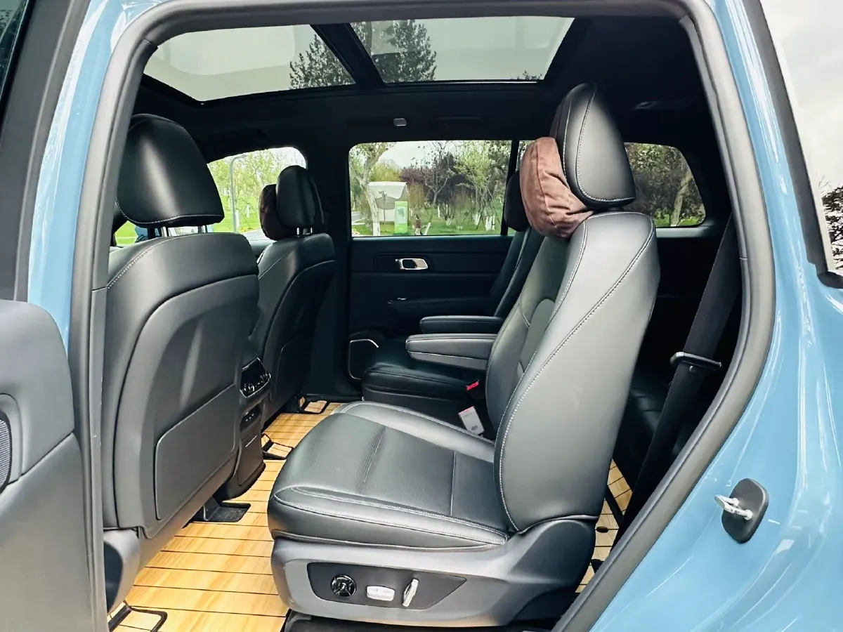 2021 Li ONE Range Extended 131HP REEV 40.5KWH,autocango,china used car exporter,china ev exporter,chinese used car exporter,chinese used ev exporter