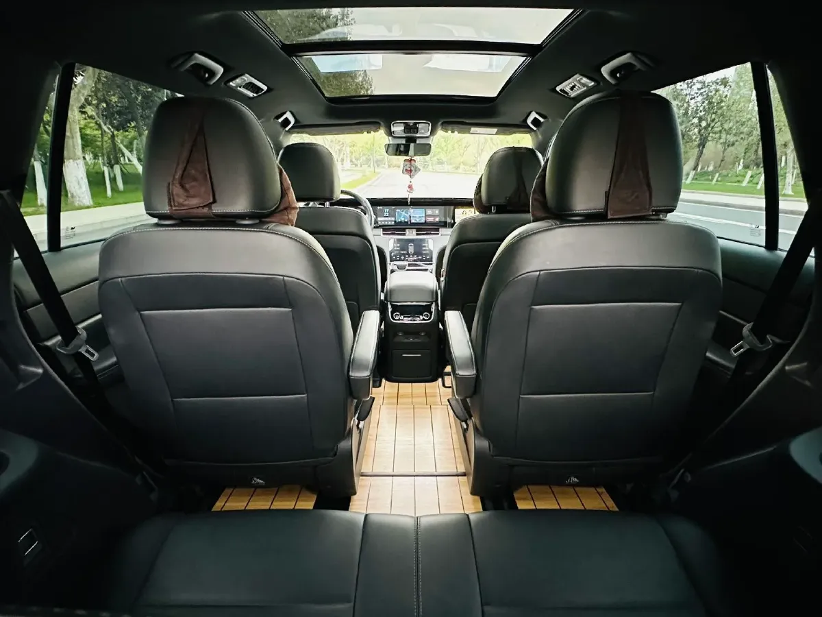 2021 Li ONE Range Extended 131HP REEV 40.5KWH,autocango,china used car exporter,china ev exporter,chinese used car exporter,chinese used ev exporter