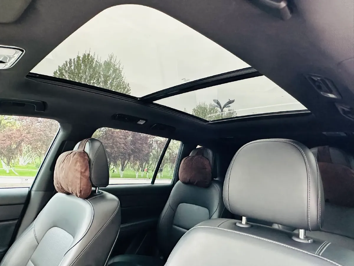 2021 Li ONE Range Extended 131HP REEV 40.5KWH,autocango,china used car exporter,china ev exporter,chinese used car exporter,chinese used ev exporter