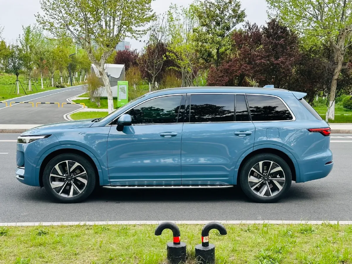 2021 Li ONE Range Extended 131HP REEV 40.5KWH,autocango,china used car exporter,china ev exporter,chinese used car exporter,chinese used ev exporter