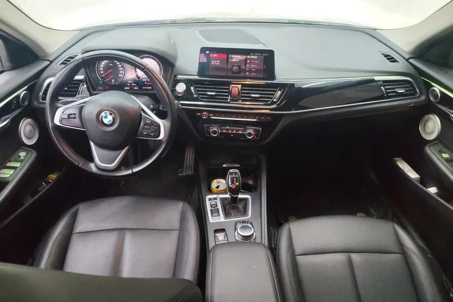 2021 BMW 1 Series 1.5T 140HP L3 7DCT,autocango,china used car exporter,china ev exporter,chinese used car exporter,chinese used ev exporter