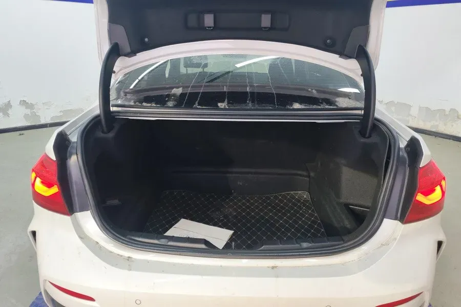 2021 BMW 1 Series 1.5T 140HP L3 7DCT,autocango,china used car exporter,china ev exporter,chinese used car exporter,chinese used ev exporter