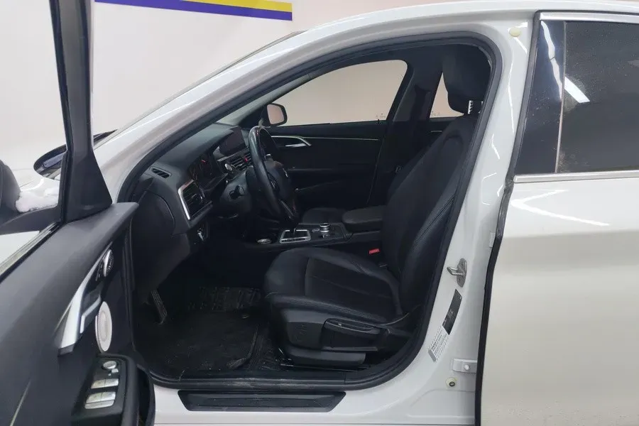 2021 BMW 1 Series 1.5T 140HP L3 7DCT,autocango,china used car exporter,china ev exporter,chinese used car exporter,chinese used ev exporter