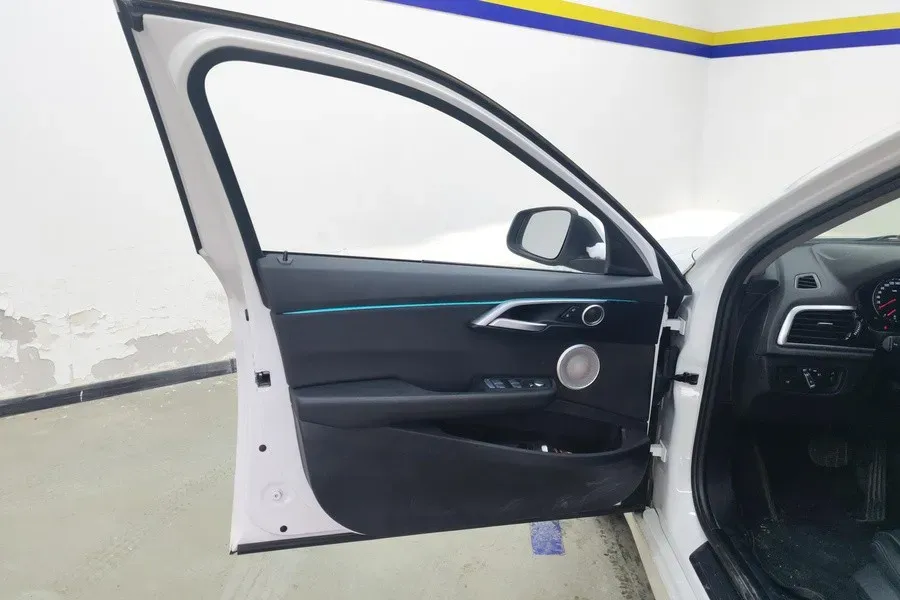 2021 BMW 1 Series 1.5T 140HP L3 7DCT,autocango,china used car exporter,china ev exporter,chinese used car exporter,chinese used ev exporter