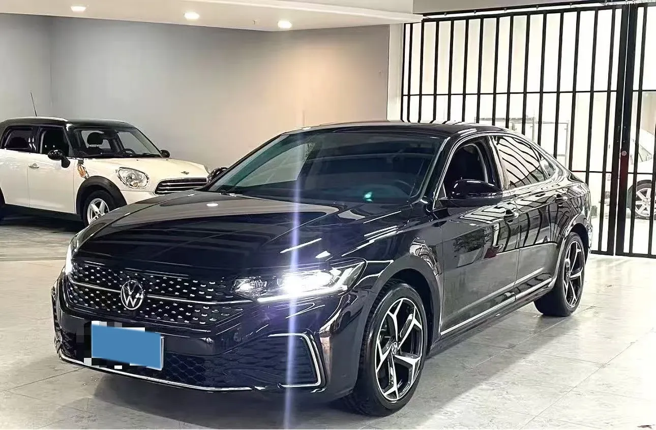 2023 Volkswagen Passat 2.0T 186HP L4 7DCT,autocango,china used car exporter,china ev exporter,chinese used car exporter,chinese used ev exporter