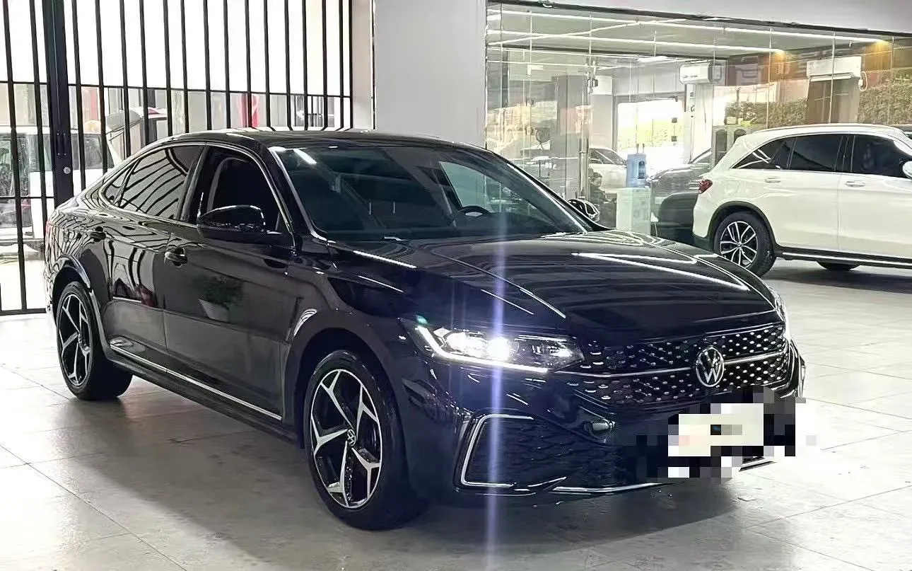 2023 Volkswagen Passat 2.0T 186HP L4 7DCT,autocango,china used car exporter,china ev exporter,chinese used car exporter,chinese used ev exporter
