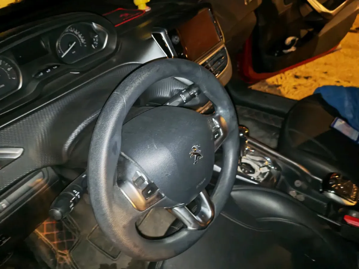 2018 Peugeot 2008 1.6L 117HP L4 6AT,autocango,china used car exporter,china ev exporter,chinese used car exporter,chinese used ev exporter