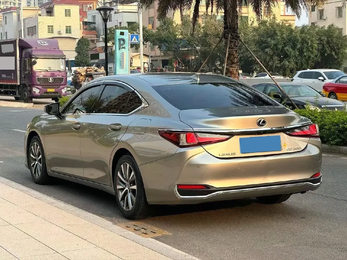 2018 Lexus ES 2.0L 173HP L4 CVT,autocango,china used car exporter,china ev exporter,chinese used car exporter,chinese used ev exporter