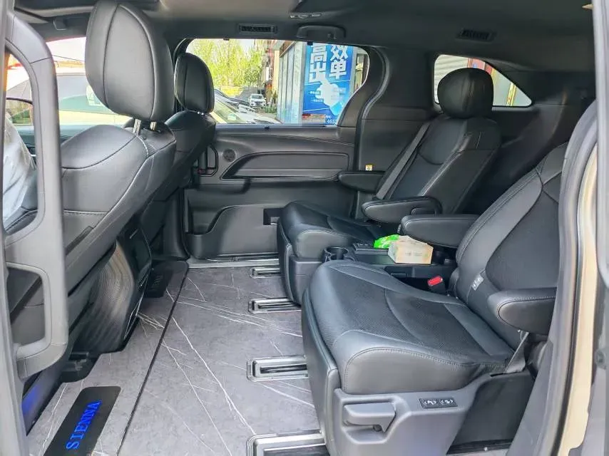 2023 Toyota Sienna 2.5L 189HP L4 E-CVT Hybrid,autocango,china used car exporter,china ev exporter,chinese used car exporter,chinese used ev exporter