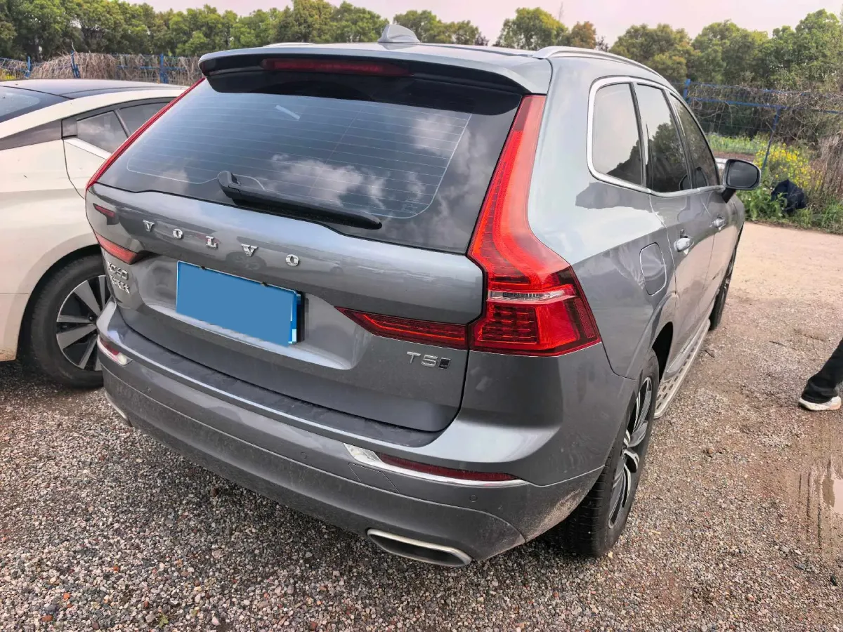 2021 Volvo XC60 2.0T 250HP L4 8AT,autocango,china used car exporter,china ev exporter,chinese used car exporter,chinese used ev exporter