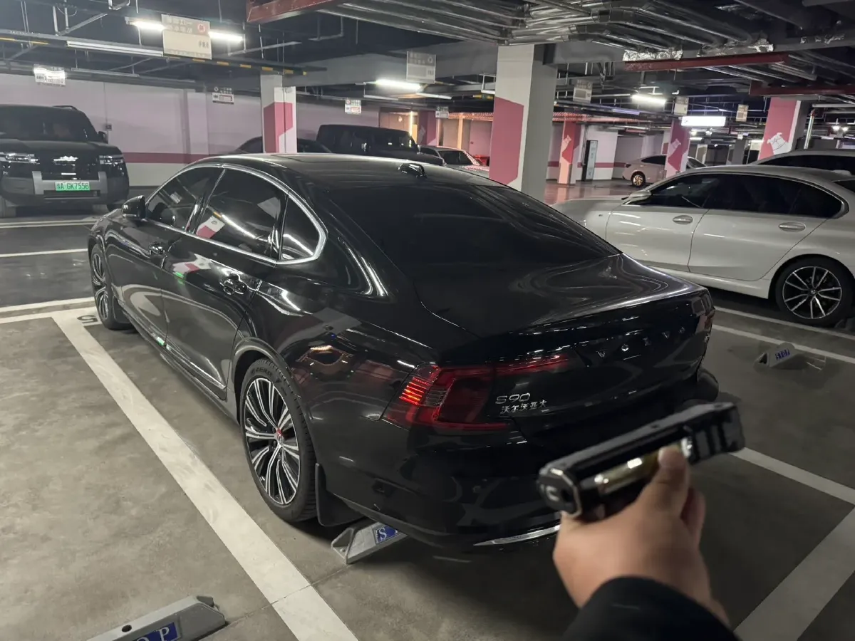 2024 Volvo S90 2.0T 250HP L4 8AT,autocango,china used car exporter,china ev exporter,chinese used car exporter,chinese used ev exporter