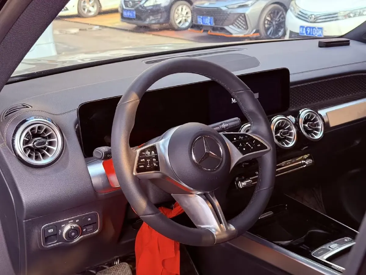 2025 Mercedes-Benz GLB Class 2.0T 190HP L4 8DCT,autocango,china used car exporter,china ev exporter,chinese used car exporter,chinese used ev exporter