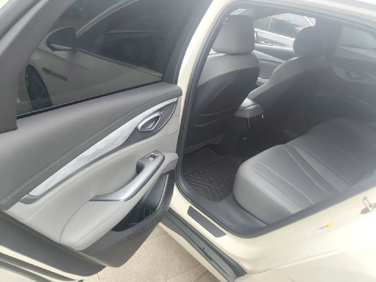 2024 BYD Seal 1.5L 110HP L4 E-CVT PHEV 17.6KWH,autocango,china used car exporter,china ev exporter,chinese used car exporter,chinese used ev exporter