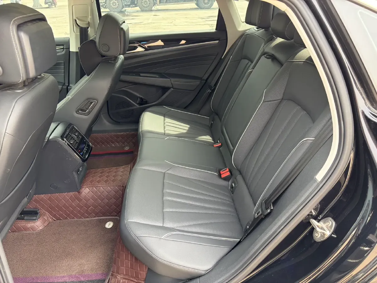 2024 Volkswagen Passat 2.0T 186HP L4 7DCT,autocango,china used car exporter,china ev exporter,chinese used car exporter,chinese used ev exporter