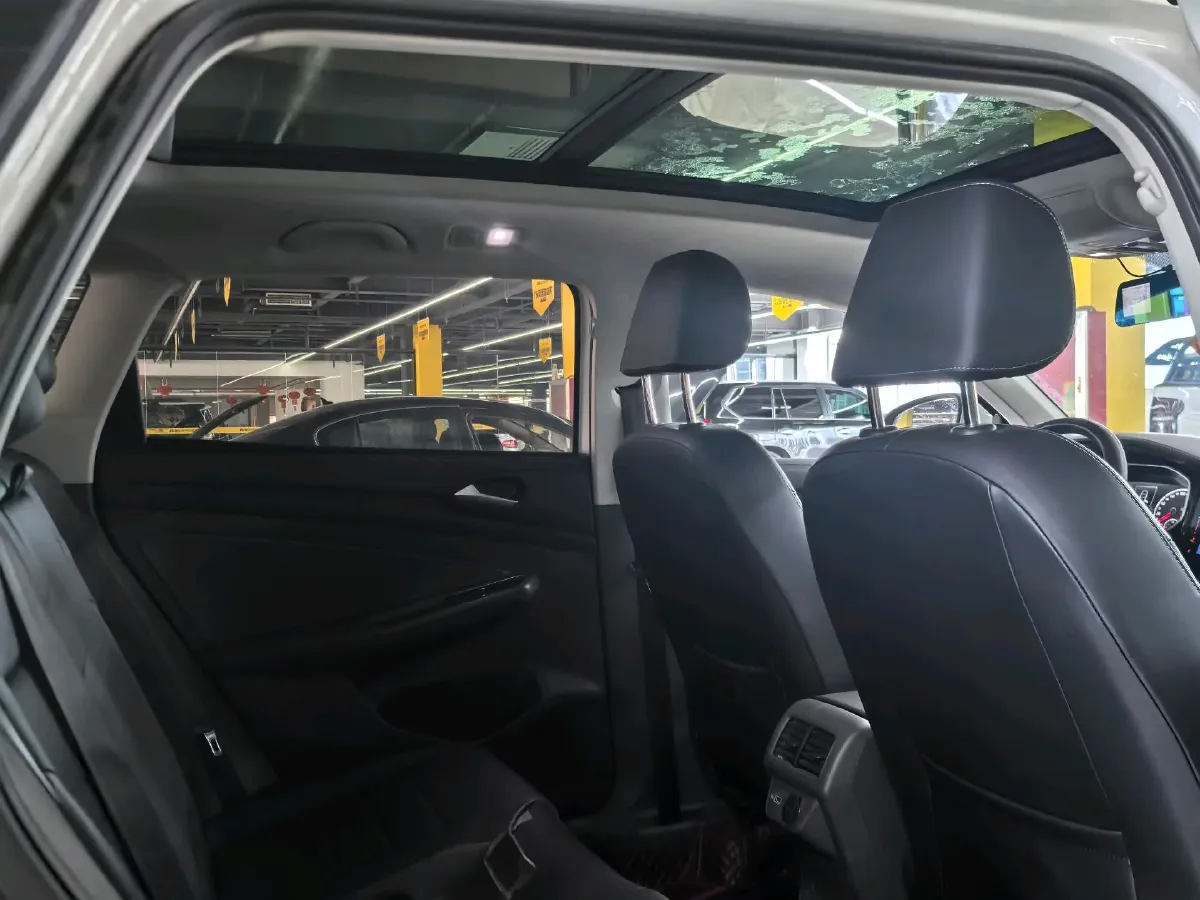 2021 Jetta VS7 1.4T 150HP L4 6AT,autocango,china used car exporter,china ev exporter,chinese used car exporter,chinese used ev exporter