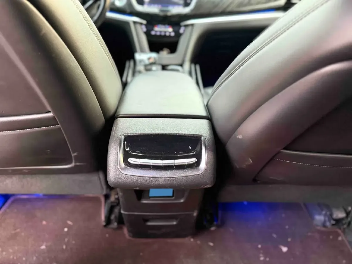 2022 Cadillac XT6 2.0T 237HP L4 9AT,autocango,china used car exporter,china ev exporter,chinese used car exporter,chinese used ev exporter