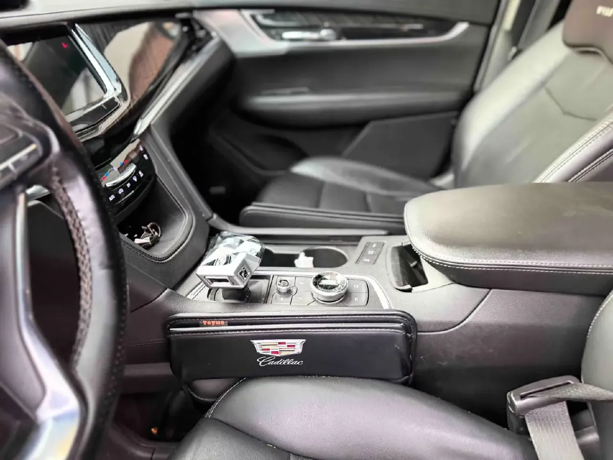 2022 Cadillac XT6 2.0T 237HP L4 9AT,autocango,china used car exporter,china ev exporter,chinese used car exporter,chinese used ev exporter