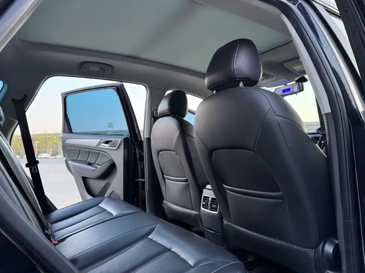 2018 Roewe RX5 1.5T 169HP L4 7DCT,autocango,china used car exporter,china ev exporter,chinese used car exporter,chinese used ev exporter