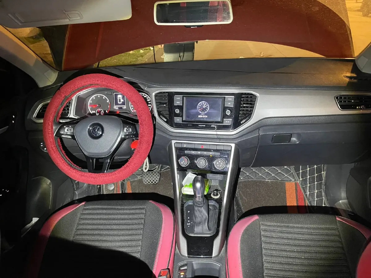 2020 Volkswagen T-Roc 1.4T 150HP L4 7DCT,autocango,china used car exporter,china ev exporter,chinese used car exporter,chinese used ev exporter