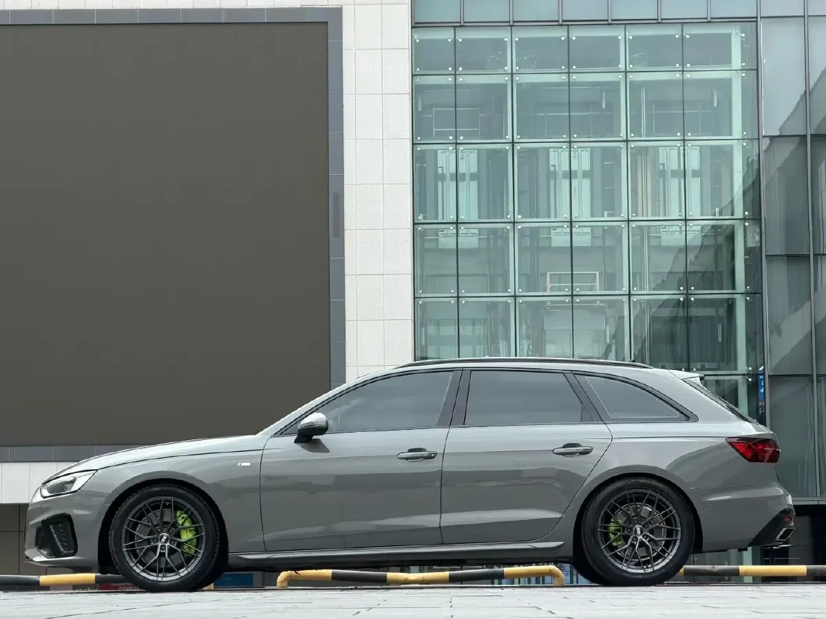 2021 Audi A4 2.0T 204HP L4 7DCT,autocango,china used car exporter,china ev exporter,chinese used car exporter,chinese used ev exporter