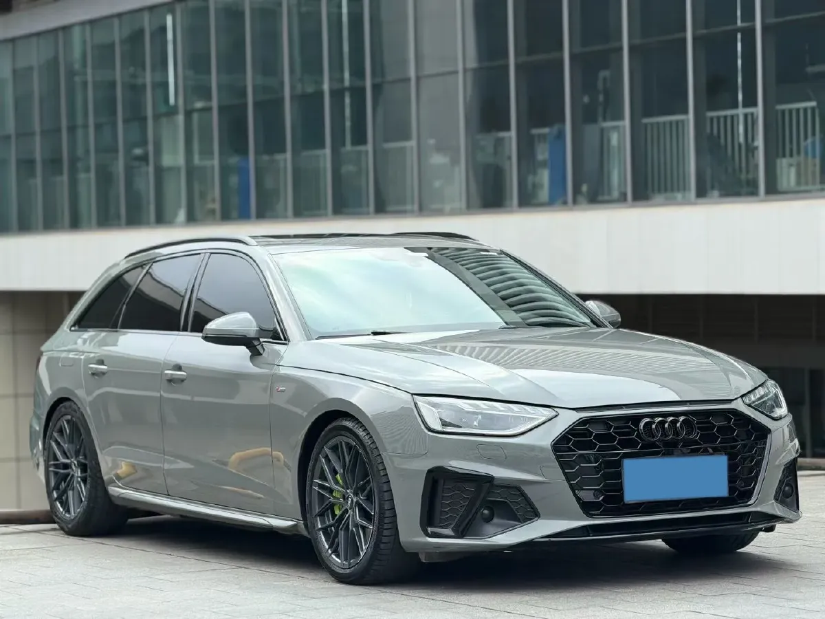 2021 Audi A4 2.0T 204HP L4 7DCT,autocango,china used car exporter,china ev exporter,chinese used car exporter,chinese used ev exporter