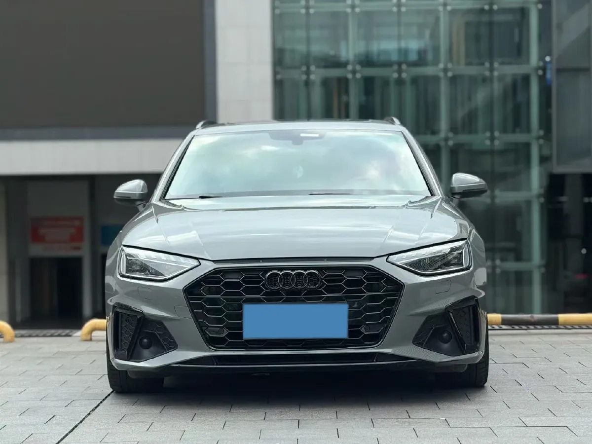 2021 Audi A4 2.0T 204HP L4 7DCT,autocango,china used car exporter,china ev exporter,chinese used car exporter,chinese used ev exporter