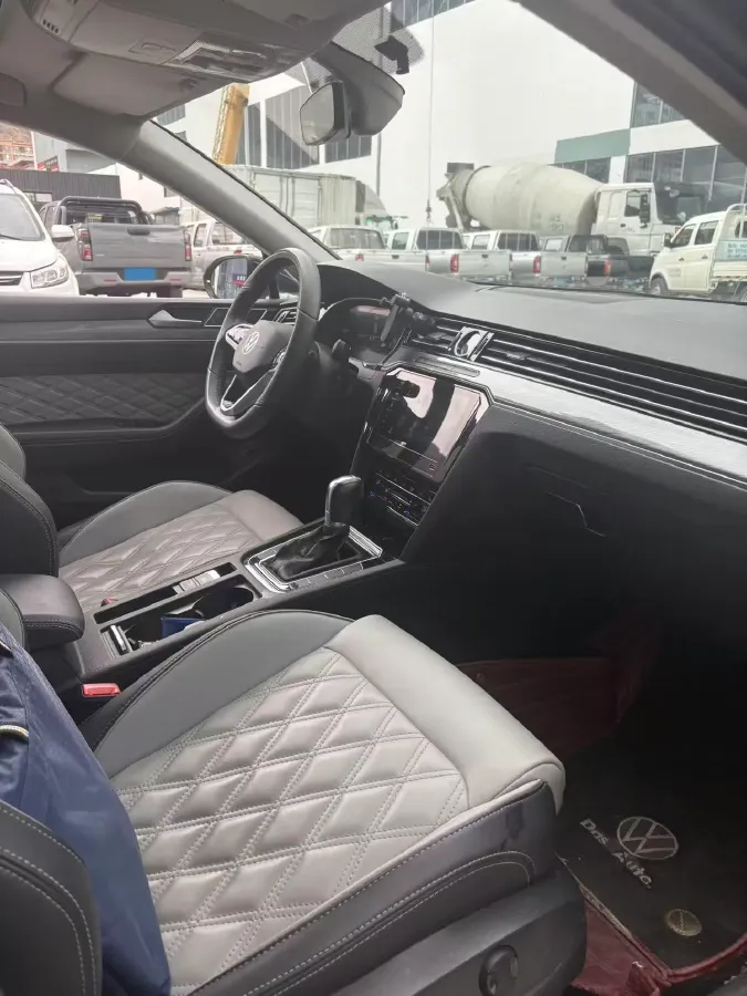 2023 Volkswagen Magotan 2.0T 186HP L4 7DCT,autocango,china used car exporter,china ev exporter,chinese used car exporter,chinese used ev exporter