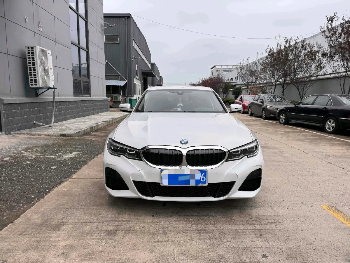 2022 BMW 3 Series 2.0T 184HP L4 8AT,autocango,china used car exporter,china ev exporter,chinese used car exporter,chinese used ev exporter
