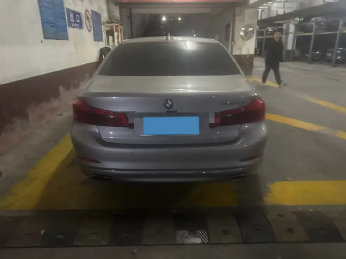 2020 BMW 5 Series 2.0T 252HP L4 8AT,autocango,china used car exporter,china ev exporter,chinese used car exporter,chinese used ev exporter