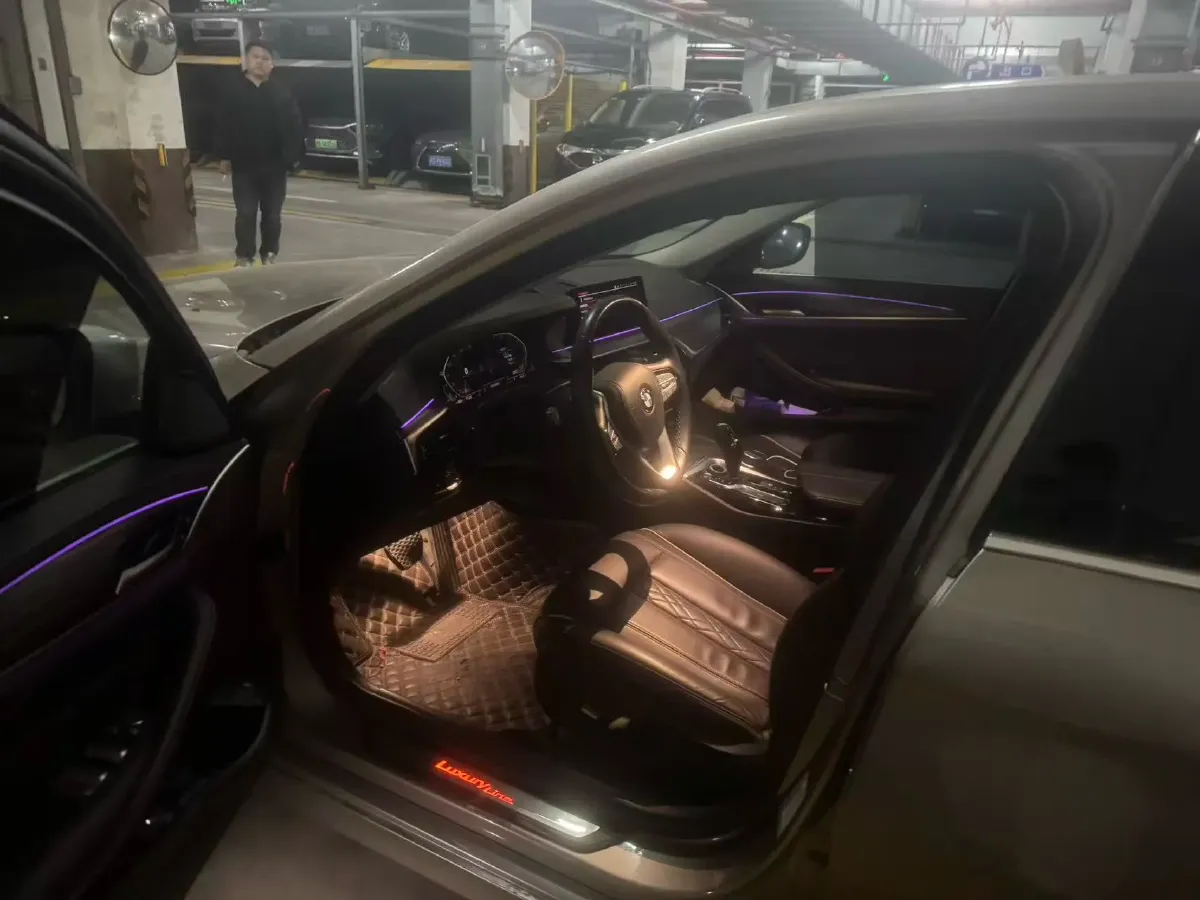 2020 BMW 5 Series 2.0T 252HP L4 8AT,autocango,china used car exporter,china ev exporter,chinese used car exporter,chinese used ev exporter