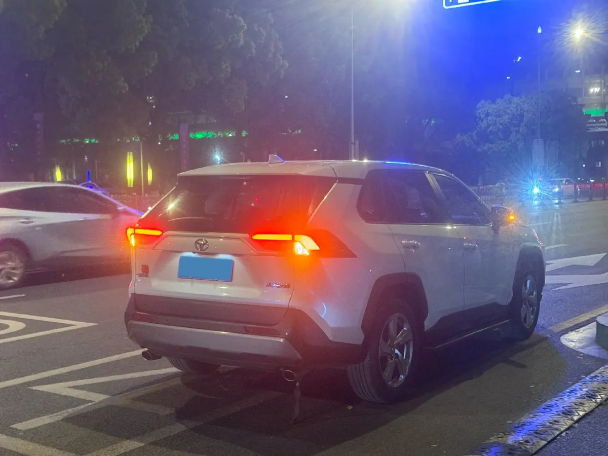 2022 Toyota RAV4 2.0L 171HP L4 CVT,autocango,china used car exporter,china ev exporter,chinese used car exporter,chinese used ev exporter