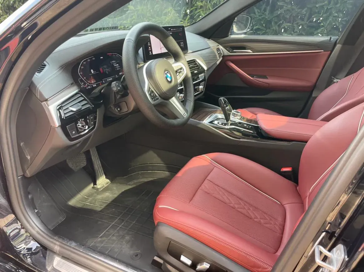 2022 BMW 5 Series 2.0T 245HP L4 8AT,autocango,china used car exporter,china ev exporter,chinese used car exporter,chinese used ev exporter