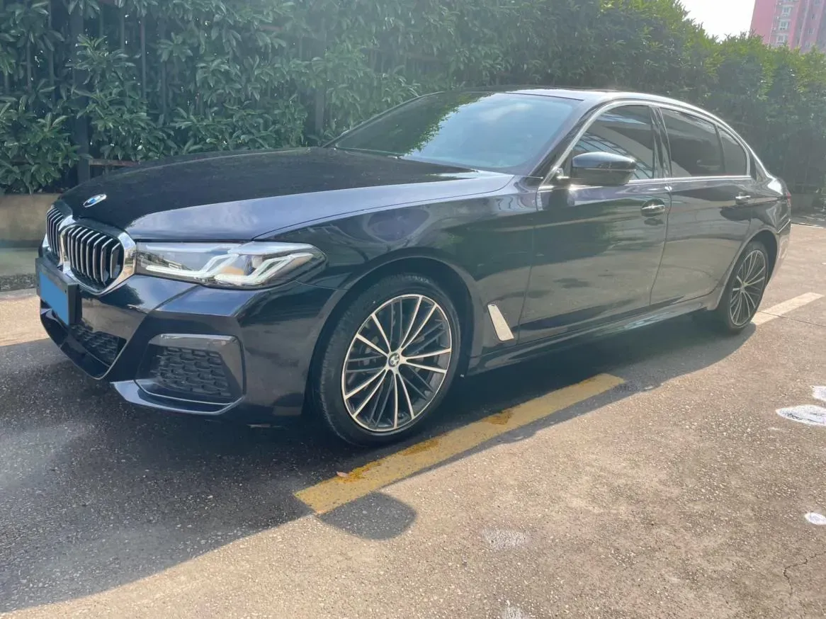 2022 BMW 5 Series 2.0T 245HP L4 8AT,autocango,china used car exporter,china ev exporter,chinese used car exporter,chinese used ev exporter