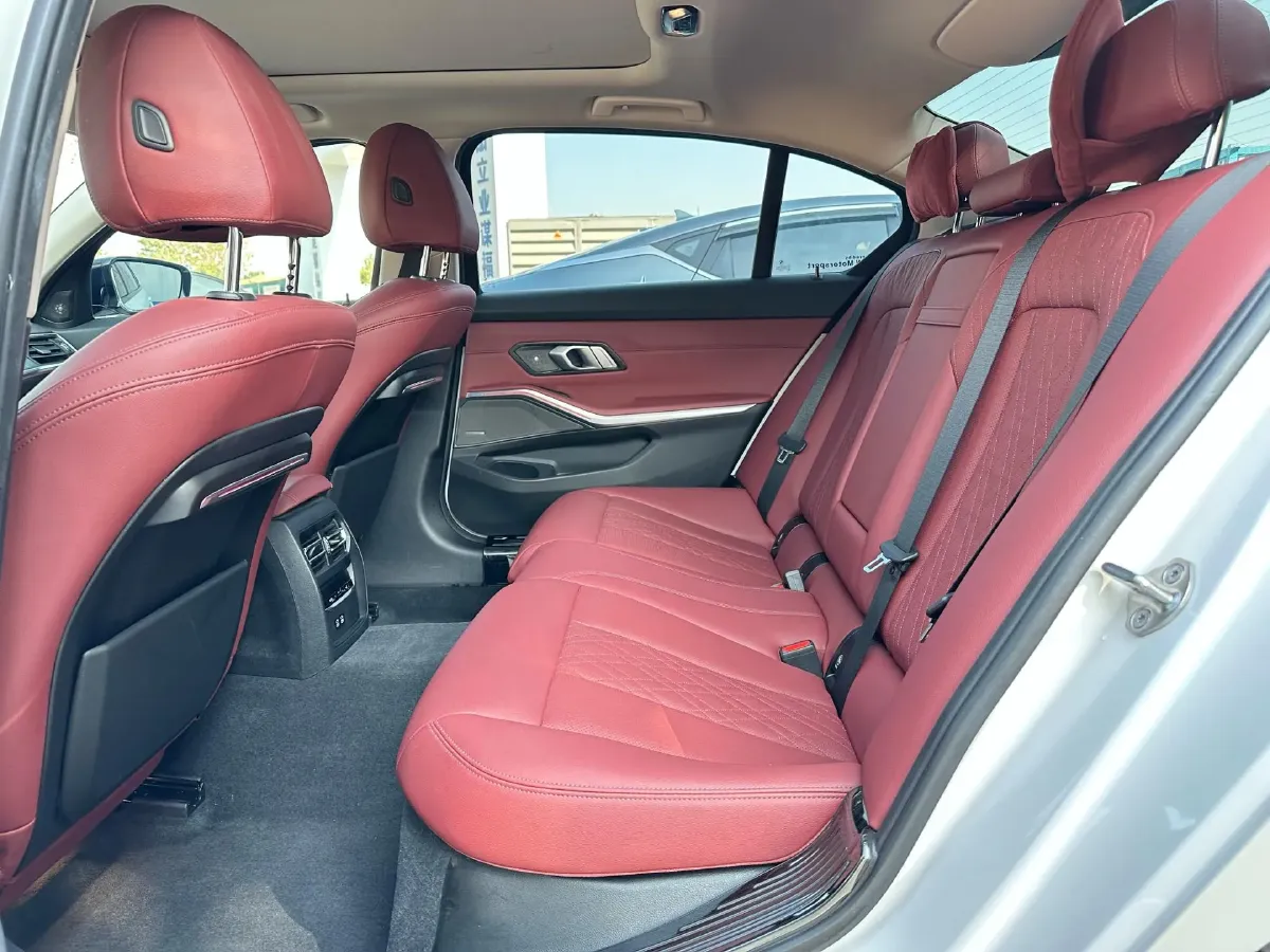 2022 BMW 3 Series 2.0T 184HP L4 8AT,autocango,china used car exporter,china ev exporter,chinese used car exporter,chinese used ev exporter